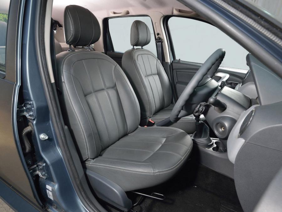  Dacia Duster Black Edition 2013 года  (фото 4 из 4)